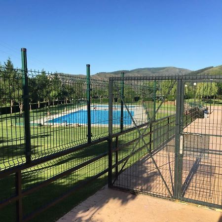 Apartamento Ezcaray Con Piscina Zorraquin ภายนอก รูปภาพ