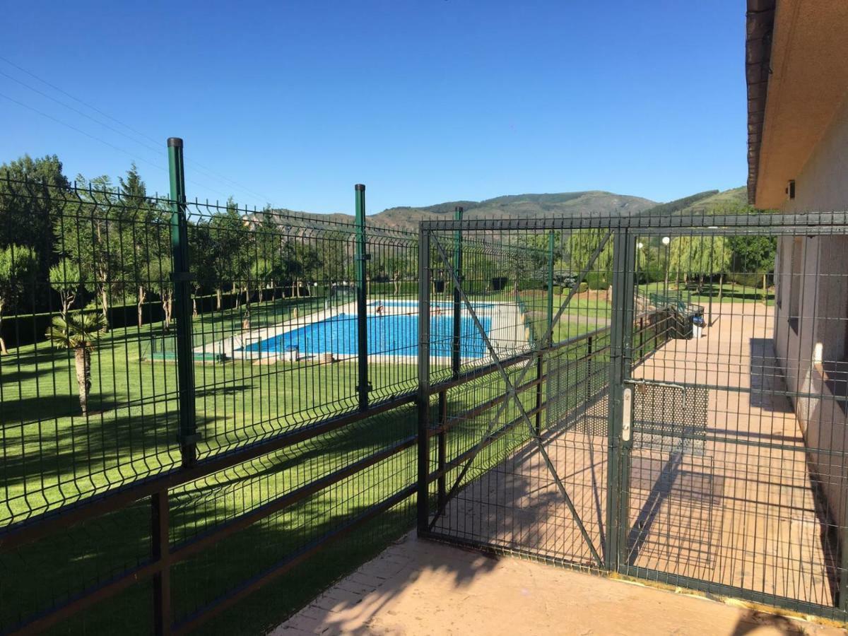 Apartamento Ezcaray Con Piscina Zorraquin ภายนอก รูปภาพ