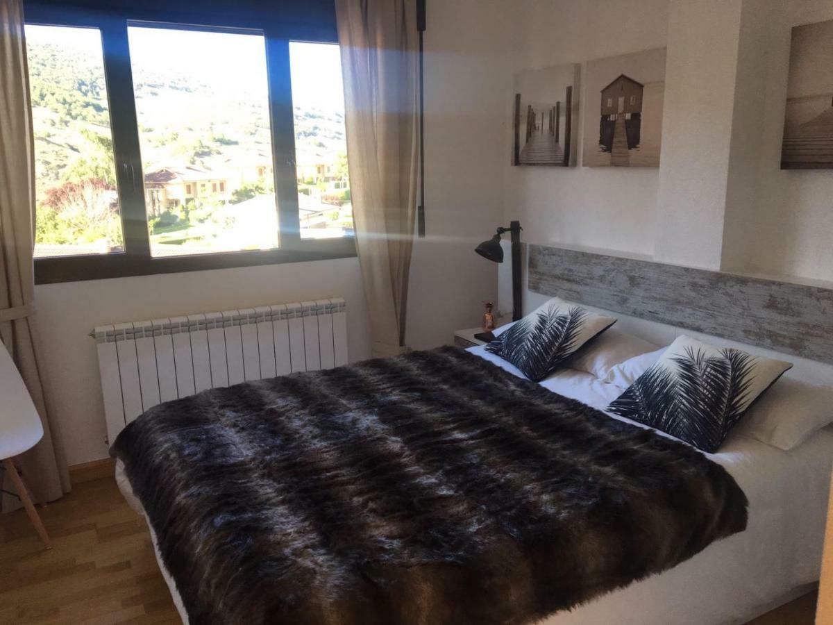 Apartamento Ezcaray Con Piscina Zorraquin ภายนอก รูปภาพ