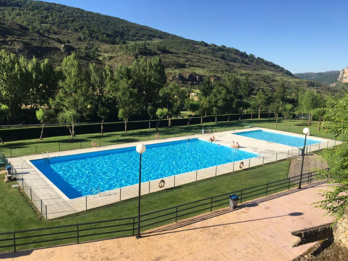 Apartamento Ezcaray Con Piscina Zorraquin ภายนอก รูปภาพ