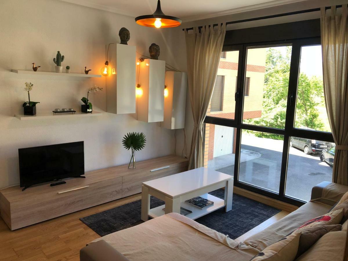 Apartamento Ezcaray Con Piscina Zorraquin ภายนอก รูปภาพ