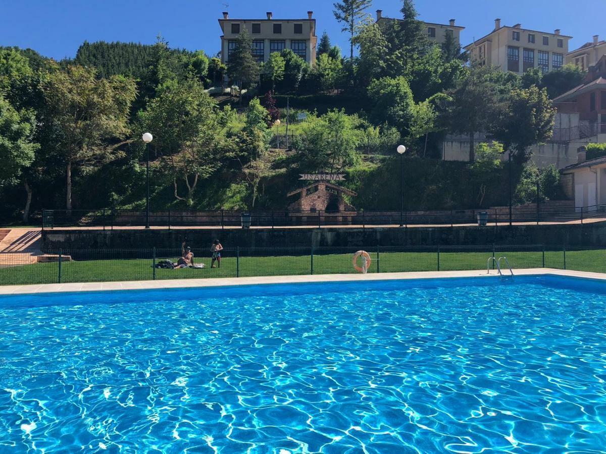 Apartamento Ezcaray Con Piscina Zorraquin ภายนอก รูปภาพ